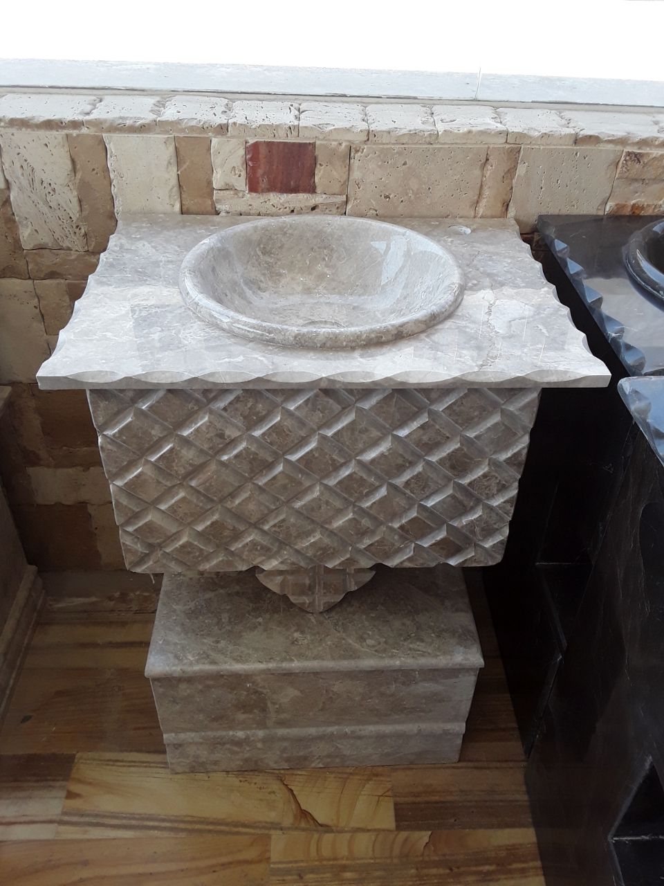 روشویی تک پایه طرح لوزی