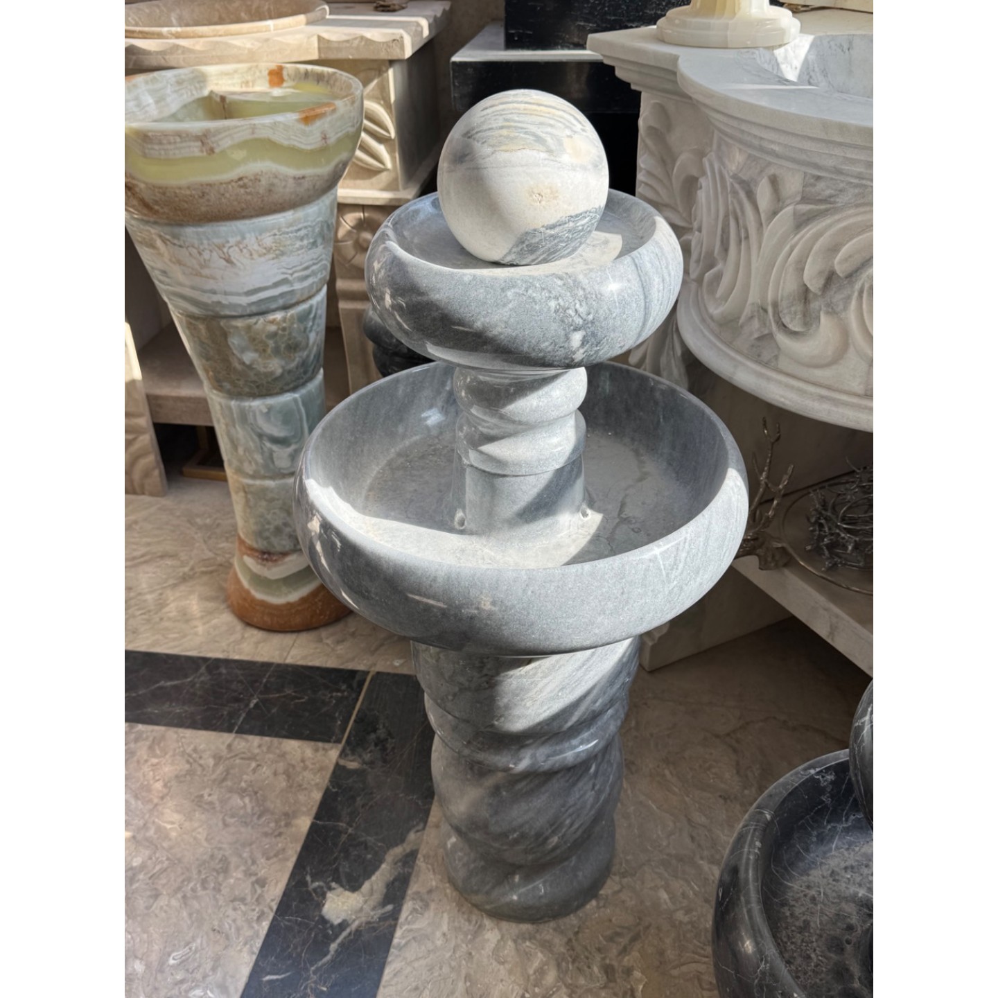 آبنما سنگی گوی چرخان